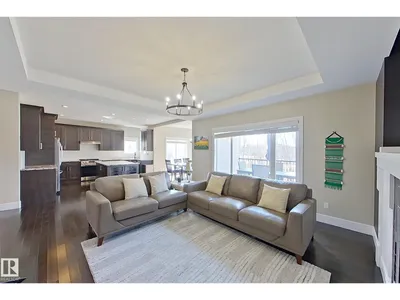 5512 64 ST photo 8