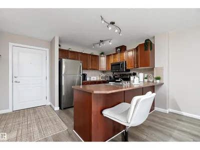 #301 530 HOOKE RD NW photo 4