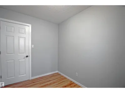 #11 14120 80 ST NW photo 9