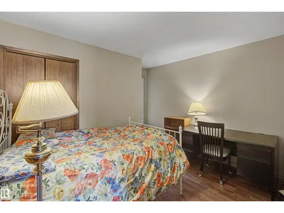 11617 26 AV NW photo 10