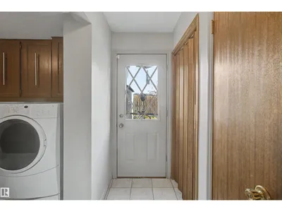 11617 26 AV NW photo 29