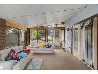 11617 26 AV NW photo 47