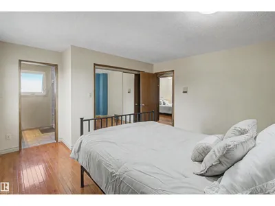 11617 26 AV NW photo 38