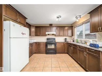 1771 37 ST NW photo 18