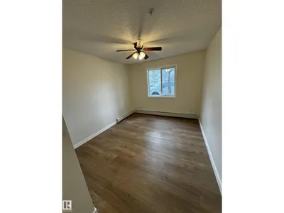 #136 16221 95 ST NW photo 5