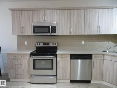 11840B 122 ST NW photo 18