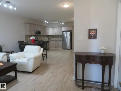 11840B 122 ST NW photo 7