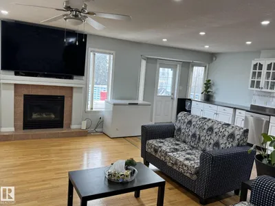 3139 34B AV NW photo 12