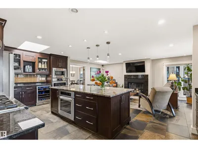 9010 120 ST NW photo 16