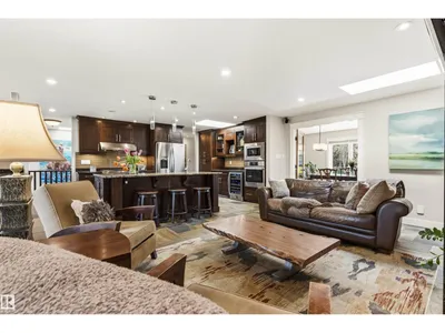 9010 120 ST NW photo 15
