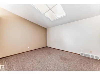 4815 32 AV NW photo 13