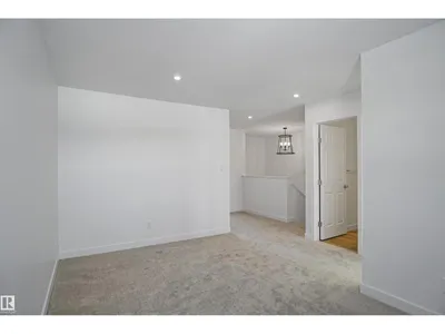 6327 175 AV NW photo 21