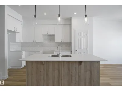 6327 175 AV NW photo 9