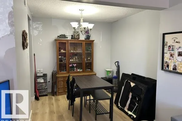 51 Mcleod PL NW photo 3