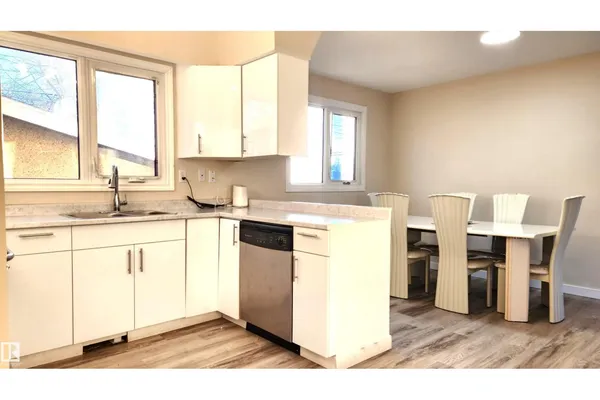 4709 106 ST NW photo 2