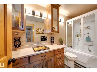 10811 67 ST NW photo 20