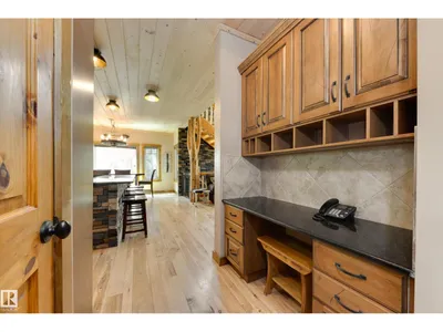 10811 67 ST NW photo 22
