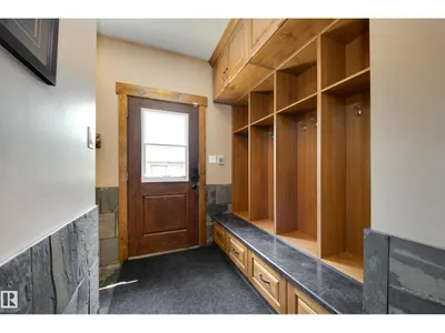 10811 67 ST NW photo 23