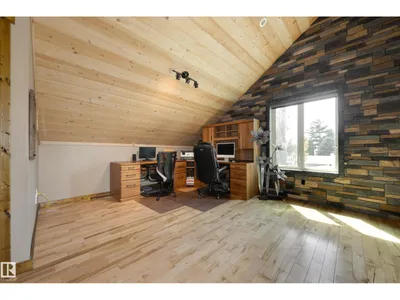 10811 67 ST NW photo 25