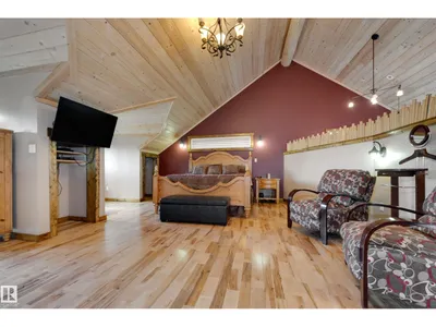 10811 67 ST NW photo 28