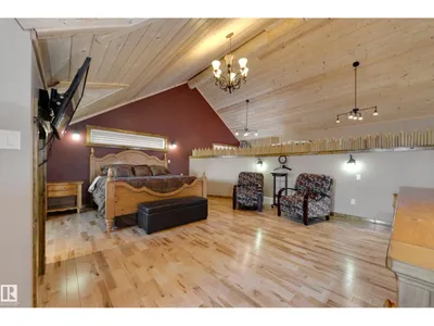 10811 67 ST NW photo 29
