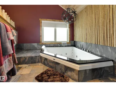 10811 67 ST NW photo 36