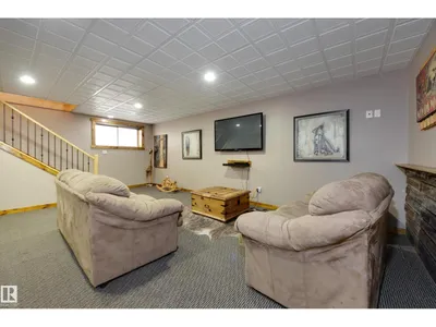 10811 67 ST NW photo 38