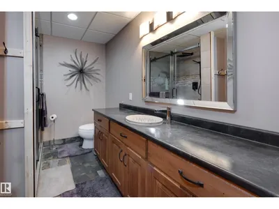 10811 67 ST NW photo 42