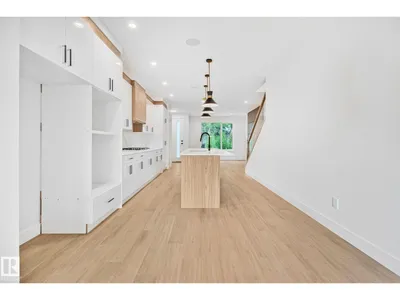 11138 126 ST E NW photo 10