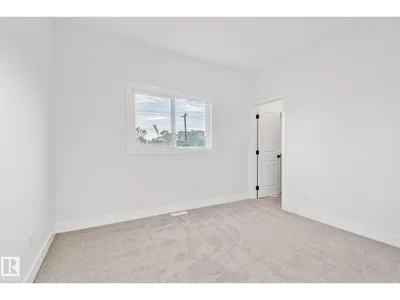 11138 126 ST E NW photo 25