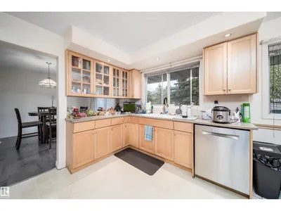 6403 132 ST NW photo 28