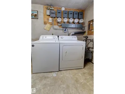 9749 88 AV NW photo 13