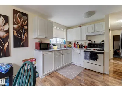 9749 88 AV NW photo 6