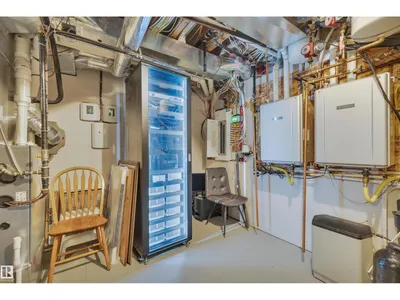 136 KIRPATRICK CR photo 48