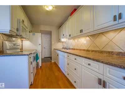 #1703 12303 JASPER AV NW photo 5