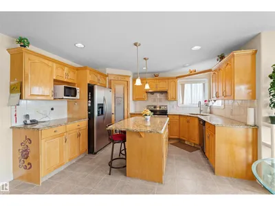 7622 168A AV NW photo 10