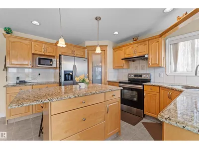 7622 168A AV NW photo 11