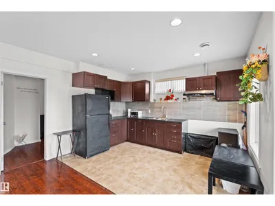 7622 168A AV NW photo 36