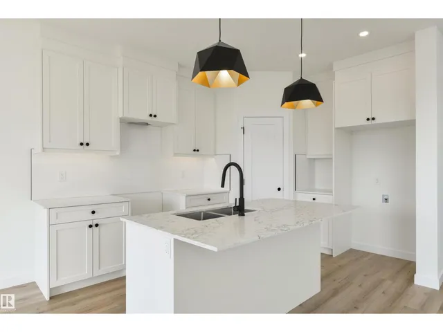 1305 Hawks Ridge Link NW, Edmonton