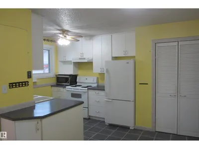 3814 37 AV photo 11