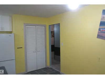 3814 37 AV photo 13