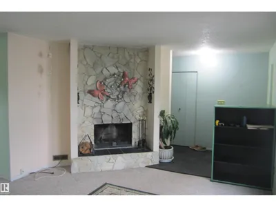 3814 37 AV photo 17