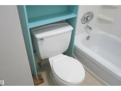 3814 37 AV photo 36