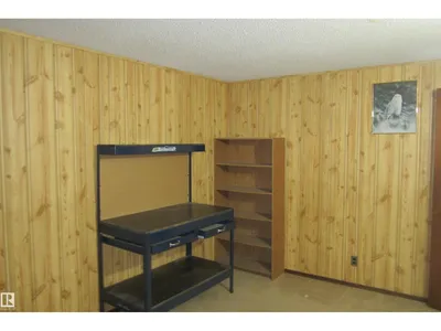 3814 37 AV photo 42