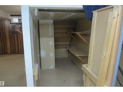 3814 37 AV photo 50