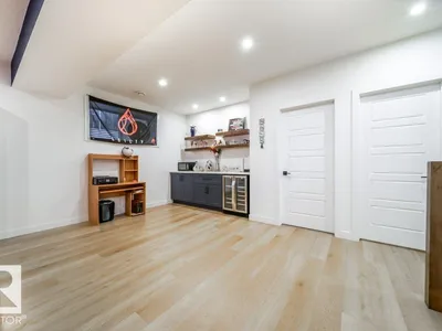 11303 111 AV NW photo 39