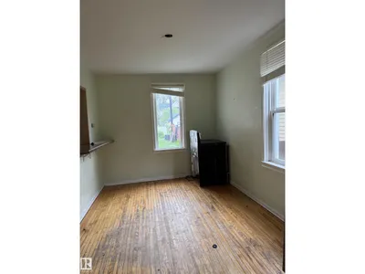 9740 87 AV NW photo 7