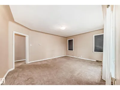 7723 81 AV NW photo 11