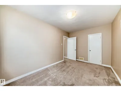 7723 81 AV NW photo 17