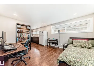 7723 81 AV NW photo 25